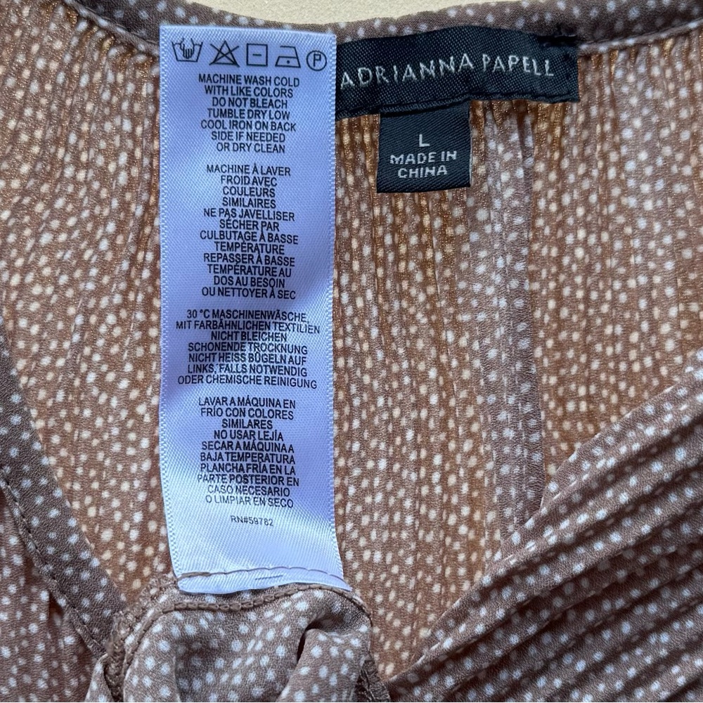 Adrianna Papell Taupe Textured top Blouse micro dot pattern elegant  Sz L - Picture 7 of 7